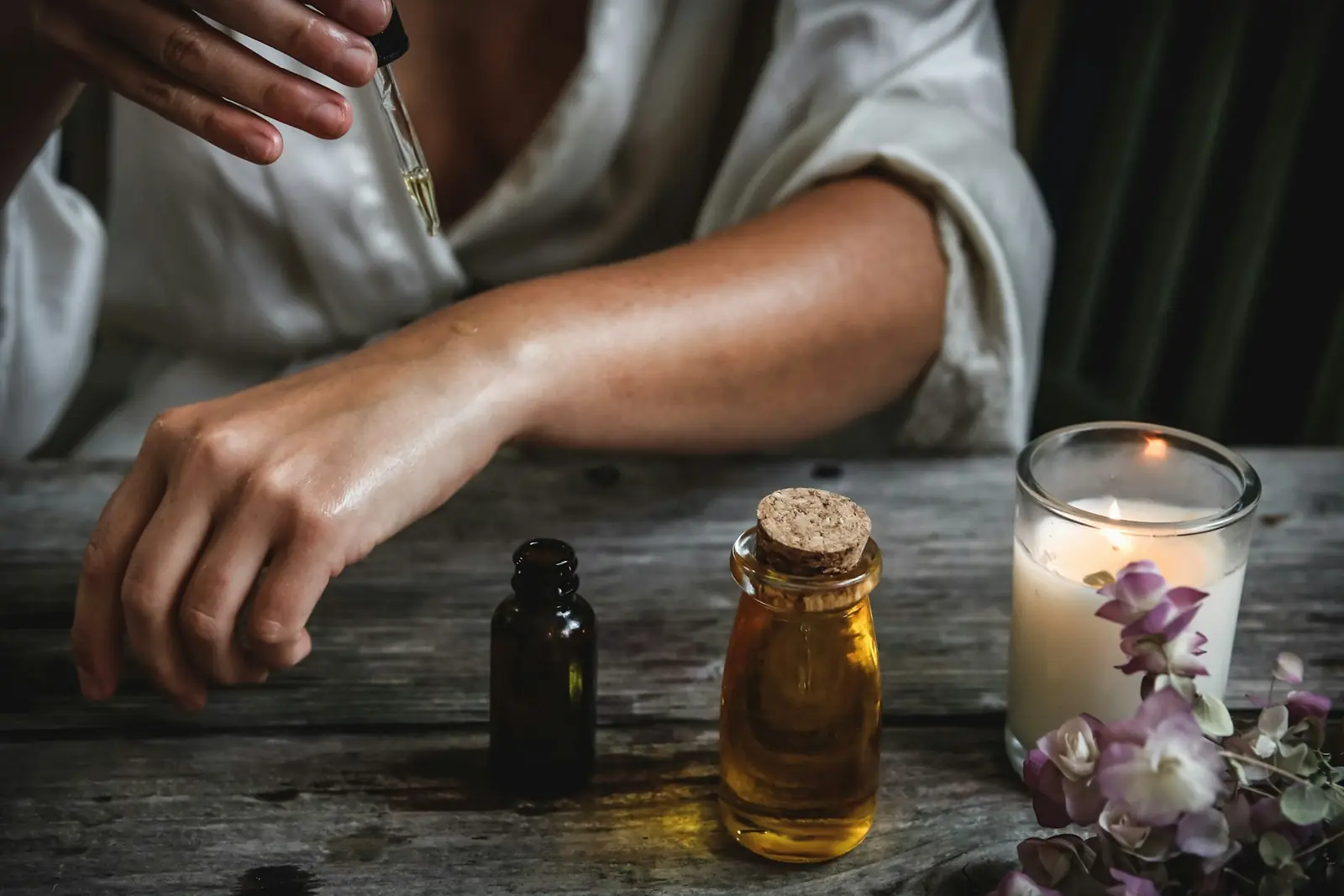 روغن‌های طبیعی و شمع برای ماساژ در منزل